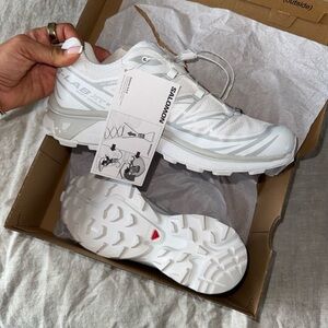 Salomon XT-6 White and Gray Trail Shoes